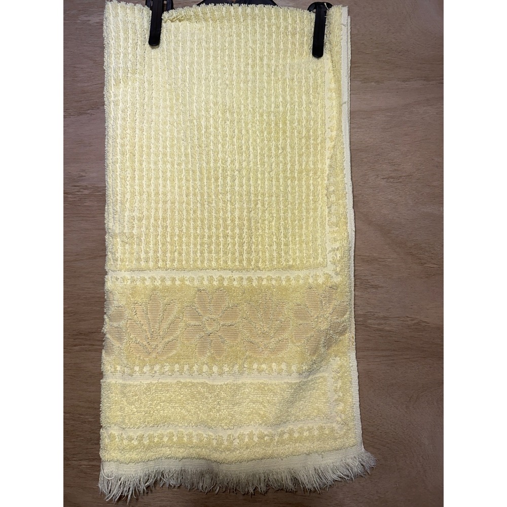 Vintage Dundee Golden Crown Bath Towel Yellow Floral Jacquard Fringe Cotton USA